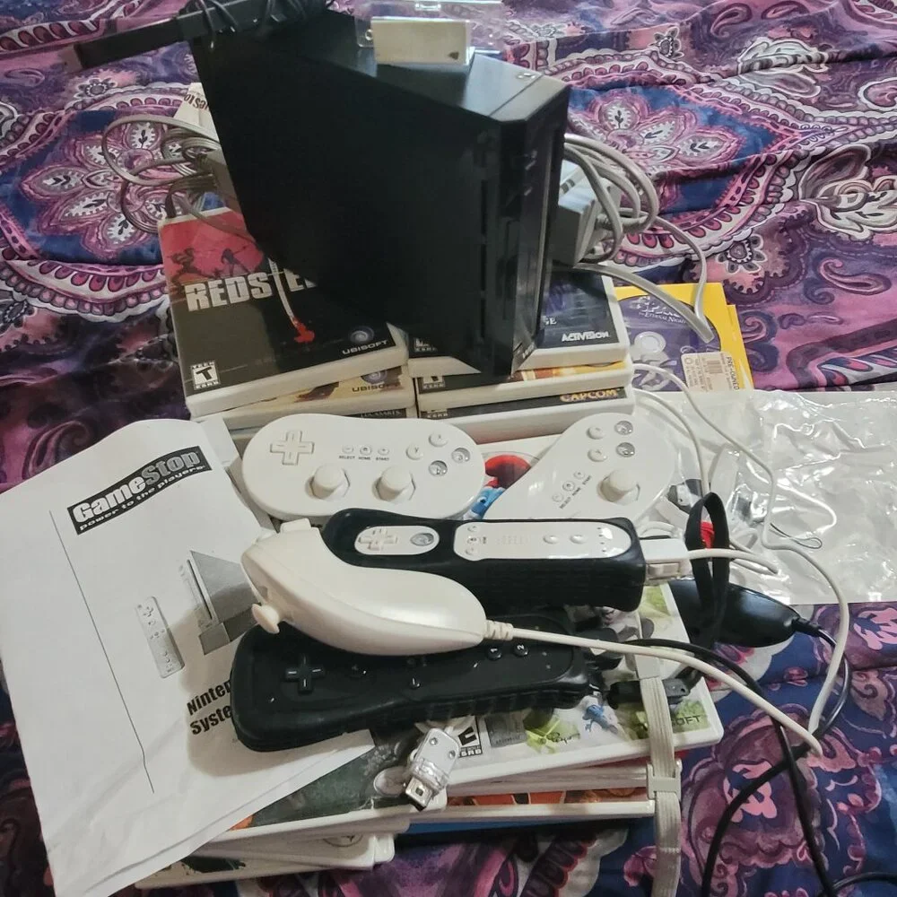 Nitendo Wii Black Console , Accessories with 48 Games included